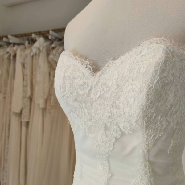 robe mariage bustier demi-coeur