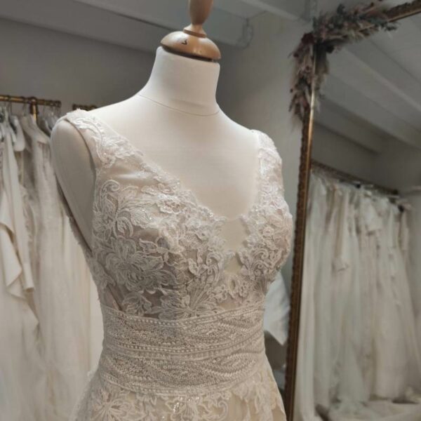 décolleté profond robe mariée Toulouse