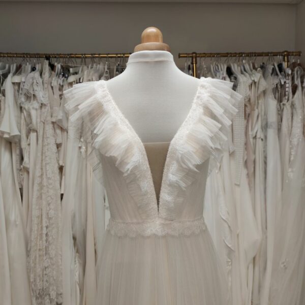 Robe de mariée romantique en tulle et dentelle - dépôt vente Toulouse