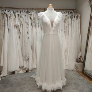 Robe de mariée romantique en tulle et dentelle - dépôt vente Toulouse