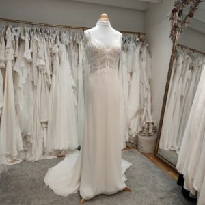 Robe de mariée fluide en crepe féminine Toulouse