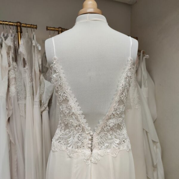 Robe de mariée fluide en crepe féminine Toulouse