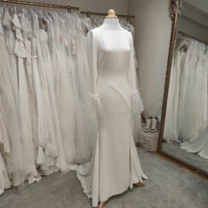 robe de mariée chic Pronovias manches longues pour l'hiver - depot vente Toulouse
