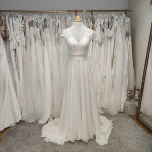 robe de mariée fluide et bohème - dos ouvert - depot vente Toulouse