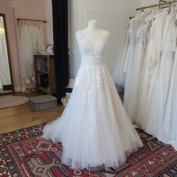 Robe de mariée style princesse en tulle et appliques de dentelle - seconde main - Mes plus belles occasions