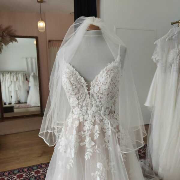 robe de mariée romantique et féminine - modèle Rachel - marque Modeca - Mes plus belles occasions