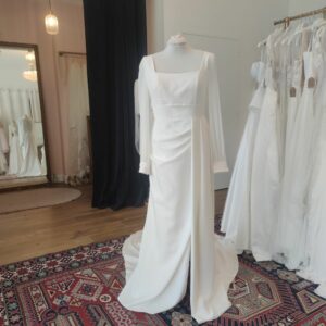 robe de mariée chic en crepe - modèle Tia - marque Cymbeline - seconde main - depot vente Mes plus belles occasions